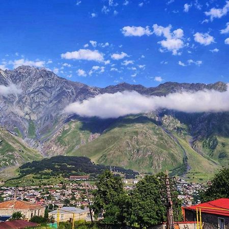 House In Gergeti Hotel Kazbegi Kültér fotó