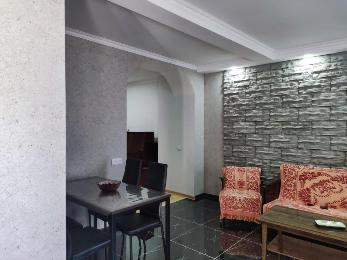 House In Gergeti Hotel Kazbegi Kültér fotó